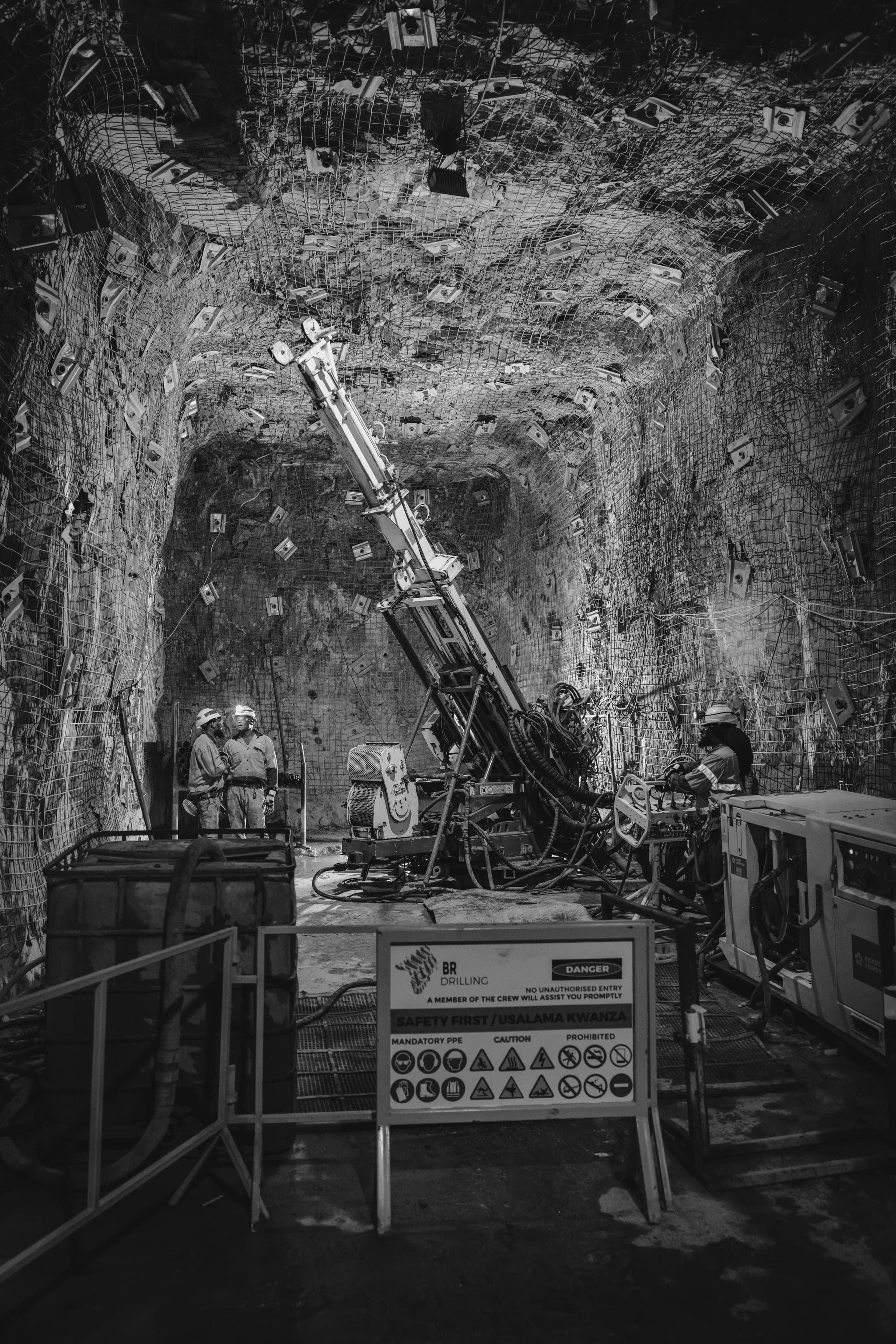 Underground drill rig at the face